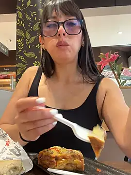 Snapshot of susi_chimm chatting on 18, 5, 2026 susi chimm online show from 18, 5, 2026