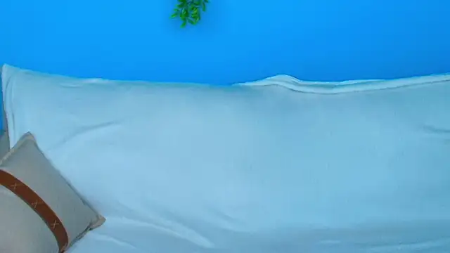 Lyliss Ortizz online show from 5, 3, 2026