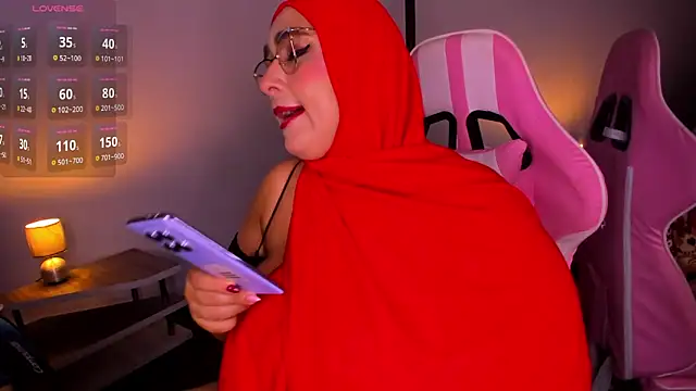 HijabiMilff online show from 31, 3, 2026