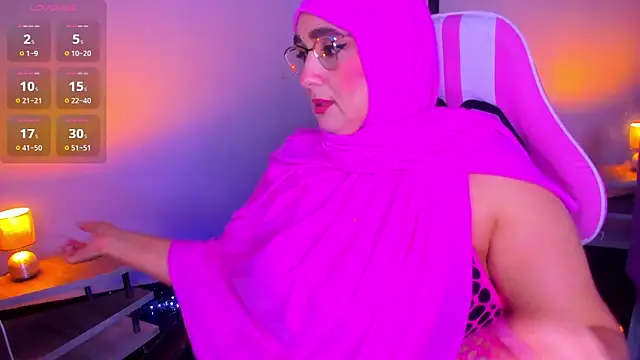 HijabiMilff online show from 14, 4, 2026