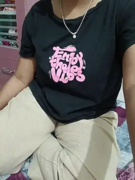 Queenlipx online show from 10, 3, 2026