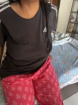 Queenlipx online show from 15, 7, 2026