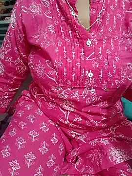 Queenlipx online show from 7, 3, 2026