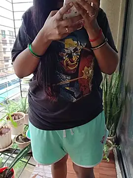 Queenlipx online show from 2, 7, 2026