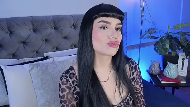 Snapshot of AlmaBlaze chatting on 13, 5, 2026 AlmaBlaze online show from 13, 5, 2026