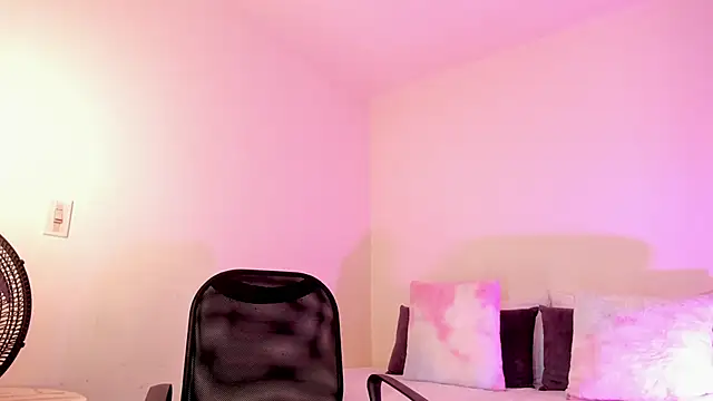 MIAA ROBERTSS online show from 22, 3, 2026