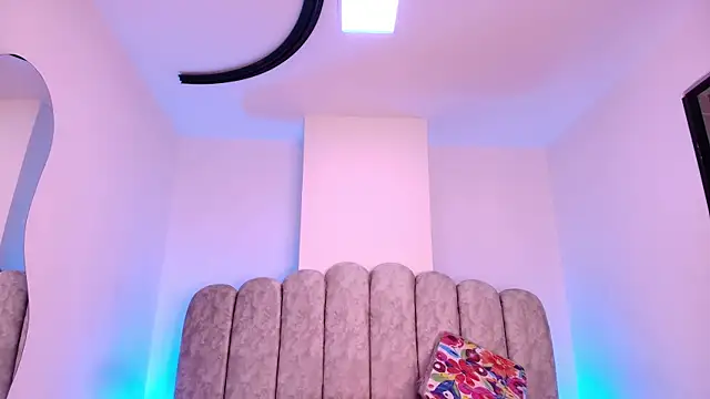 Naom lee online show from 15, 4, 2026