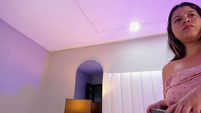 Evelyn sexy18 online show from 8, 3, 2026