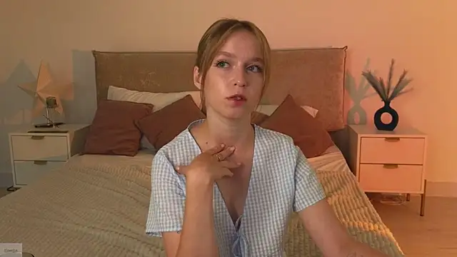 Snapshot of _Selestia_ chatting on 10, 7, 2026 Selestia online show from 10, 7, 2026