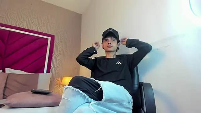 Dominic Foxx online show from 6, 3, 2026