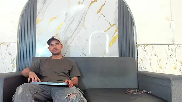 Snapshot of Latins_on_fire chatting on 1, 6, 2026 Latins on fire online show from 1, 6, 2026