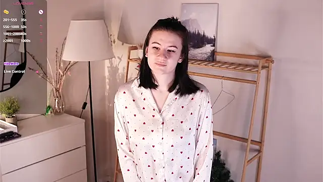 TwilaMode online show from 4, 3, 2026