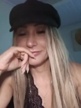 Snapshot of anajulia10 chatting on 6, 7, 2026 anajulia10 online show from 6, 7, 2026