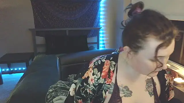 Snapshot of VelvetVixenXOX chatting on 9, 3, 2026 VelvetVixenXOX online show from 9, 3, 2026