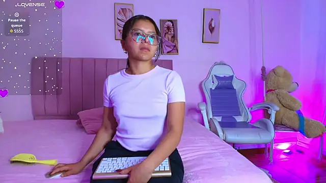 Zoow bluussh online show from 27, 2, 2026