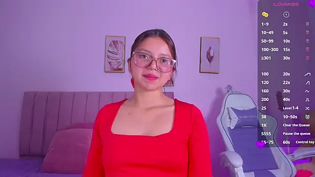 Zoow bluussh online show from 8, 4, 2026