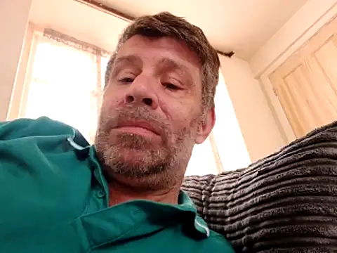 Snapshot of stud2512 chatting on 23, 4, 2026 stud2512 online show from 23, 4, 2026