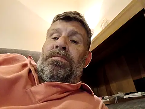 Snapshot of stud2512 chatting on 15, 5, 2026 stud2512 online show from 15, 5, 2026