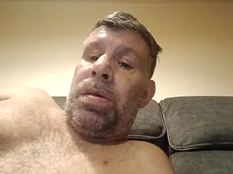 Snapshot of stud2512 chatting on 3, 5, 2026 stud2512 online show from 3, 5, 2026