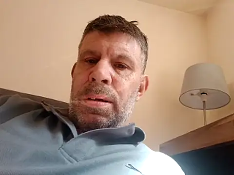 Snapshot of stud2512 chatting on 1, 5, 2026 stud2512 online show from 1, 5, 2026