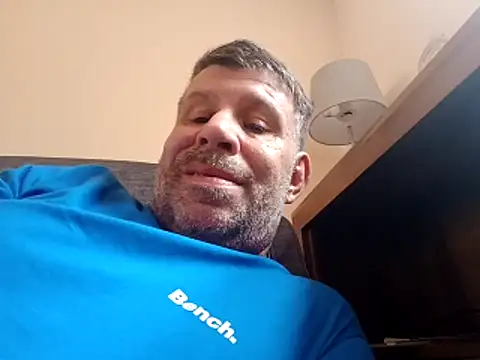 Snapshot of stud2512 chatting on 4, 5, 2026 stud2512 online show from 4, 5, 2026