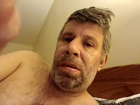 Snapshot of stud2512 chatting on 22, 4, 2026 stud2512 online show from 22, 4, 2026