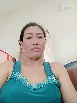 lris-Beauty77 online show from 5, 4, 2026