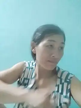 Snapshot of lris-Beauty77 chatting on 18, 7, 2026 lris-Beauty77 online show from 18, 7, 2026