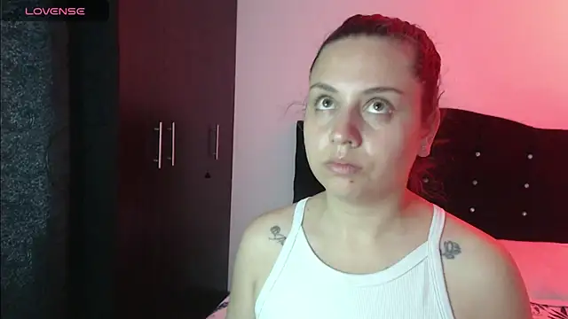 Snapshot of Ana__arms chatting on 1, 6, 2026 Ana arms online show from 1, 6, 2026
