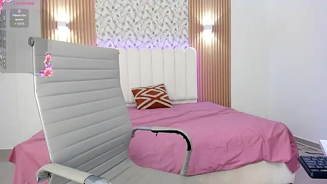 Snapshot of allyson_nahid chatting on 2, 6, 2026 allyson nahid online show from 2, 6, 2026