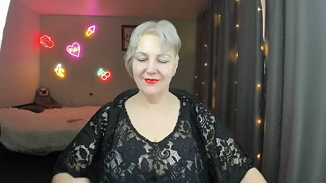 Mary-Leee online show from 4, 5, 2026