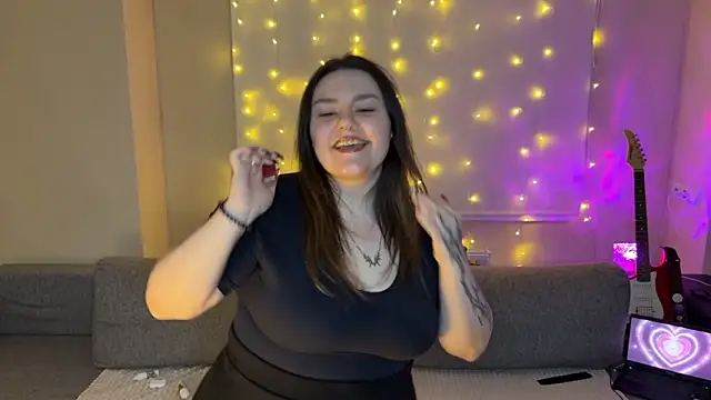 RiotKitten1 online show from 4, 3, 2026