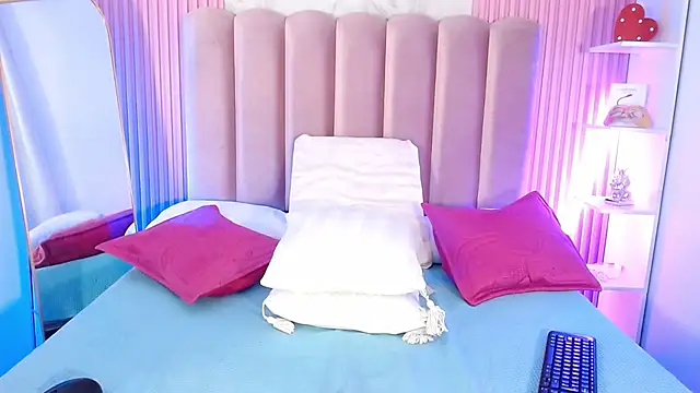 Snapshot of ArianaRougee chatting on 25, 4, 2026 ArianaRougee online show from 25, 4, 2026