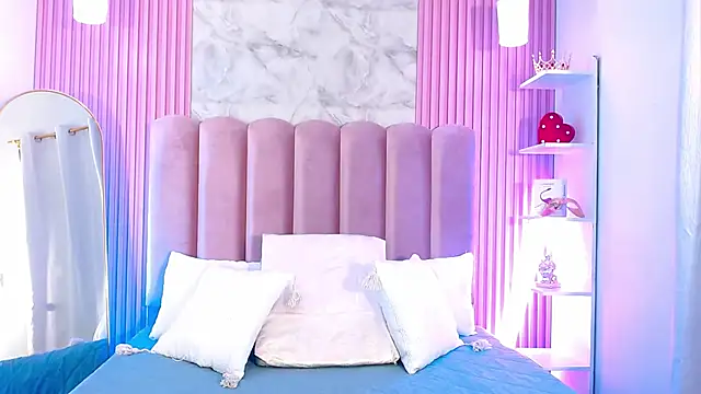 ArianaRougee online show from 22, 3, 2026