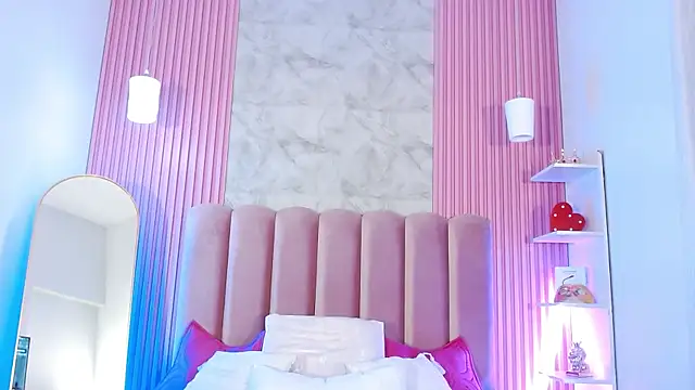 Snapshot of ArianaRougee chatting on 2, 5, 2026 ArianaRougee online show from 2, 5, 2026