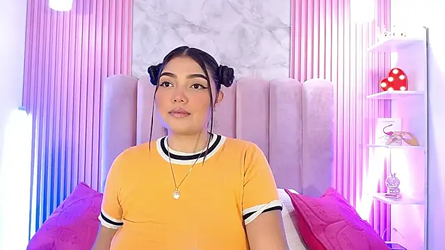 Snapshot of ArianaRougee chatting on 7, 5, 2026 ArianaRougee online show from 7, 5, 2026