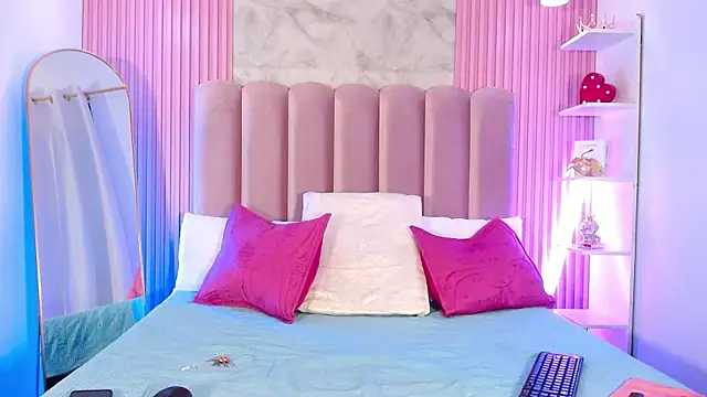 ArianaRougee online show from 2, 4, 2026