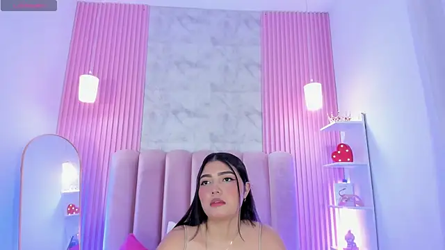 Snapshot of ArianaRougee chatting on 12, 6, 2026 ArianaRougee online show from 12, 6, 2026