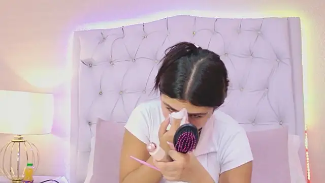 EmmaLeens online show from 3, 4, 2026