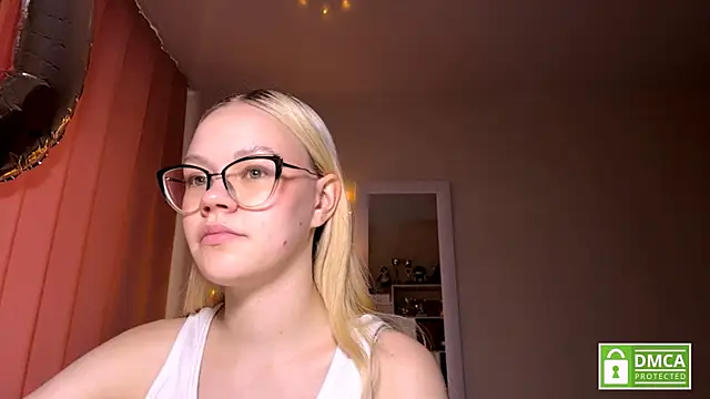 Snapshot of MiaCashe chatting on 10, 5, 2026 MiaCashe online show from 10, 5, 2026