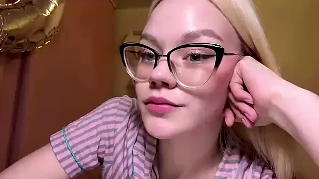 Snapshot of MiaCashe chatting on 16, 4, 2026 MiaCashe online show from 16, 4, 2026