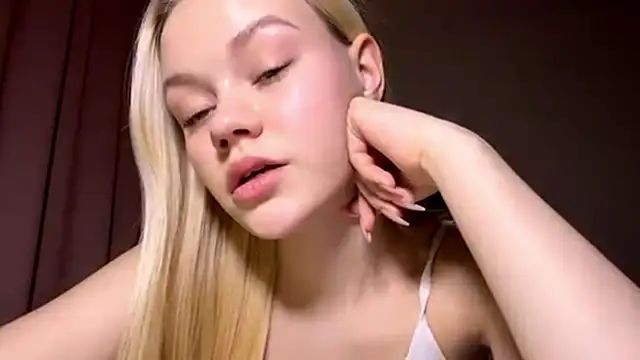 MiaCashe online show from 4, 3, 2026