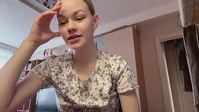 MiaCashe online show from 23, 2, 2026