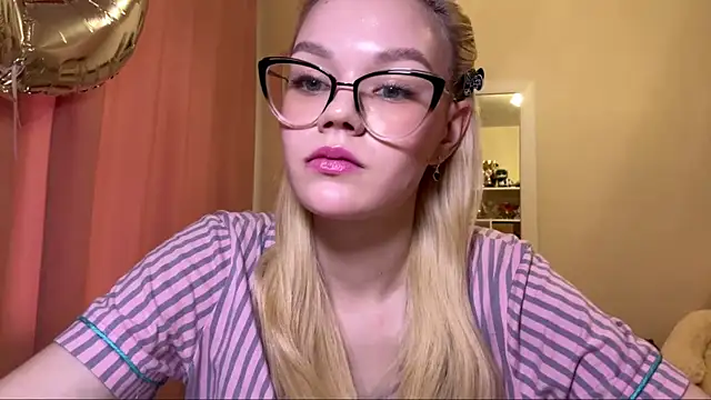 Snapshot of MiaCashe chatting on 18, 4, 2026 MiaCashe online show from 18, 4, 2026