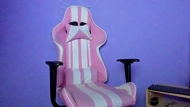 NinaAngel6 online show from 4, 6, 2026