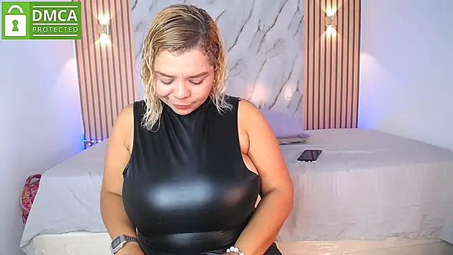 Snapshot of CasieBigtits chatting on 23, 5, 2026 CasieBigtits online show from 23, 5, 2026