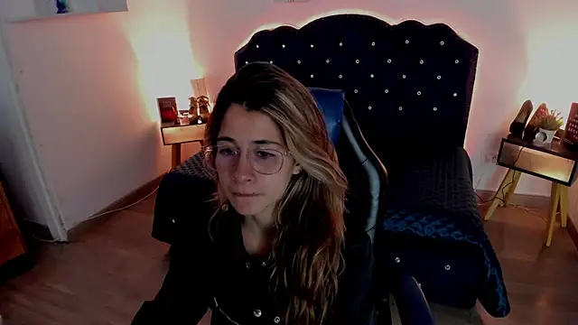 SaraRoadess online show from 6, 3, 2026