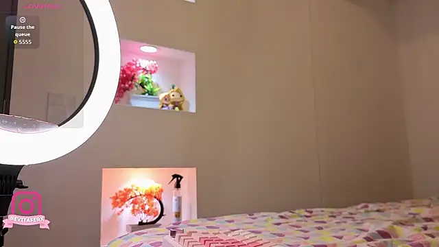 eva depp  online show from 14, 3, 2026