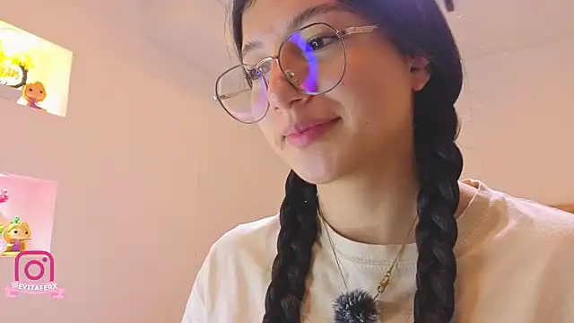 Snapshot of eva_depp_ chatting on 19, 5, 2026 eva depp online show from 19, 5, 2026