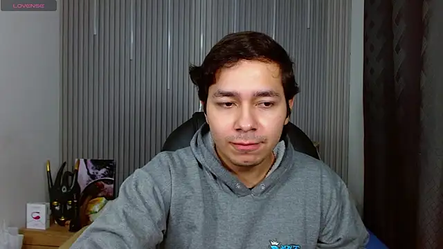 Snapshot of Julian_Smith21 chatting on 7, 6, 2026 Julian Smith21 online show from 7, 6, 2026